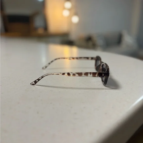Tortoise Shell Sunglasses - Picture 4 of 4